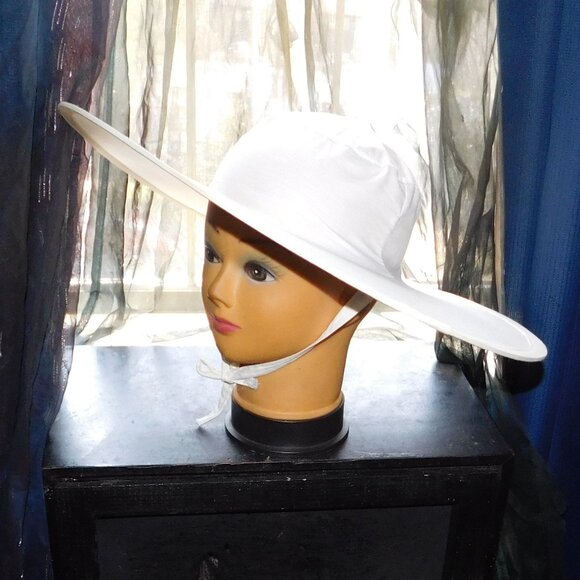 Just Lady like – Vintage Large Brimmed Cartwheel Kentucky Derby Hat for Woman -
